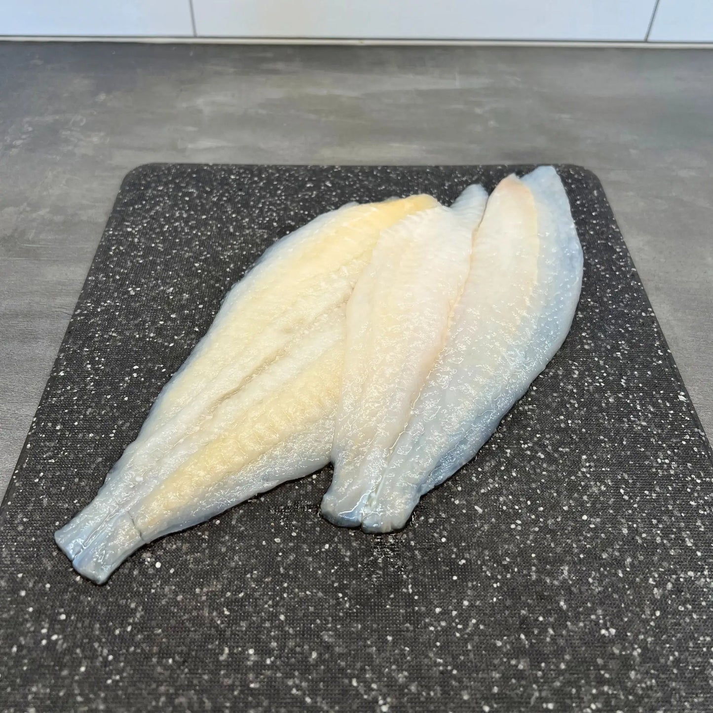 Färskfryst spättafilé av högsta kvalitet, vildfångad och MSC-märkt.