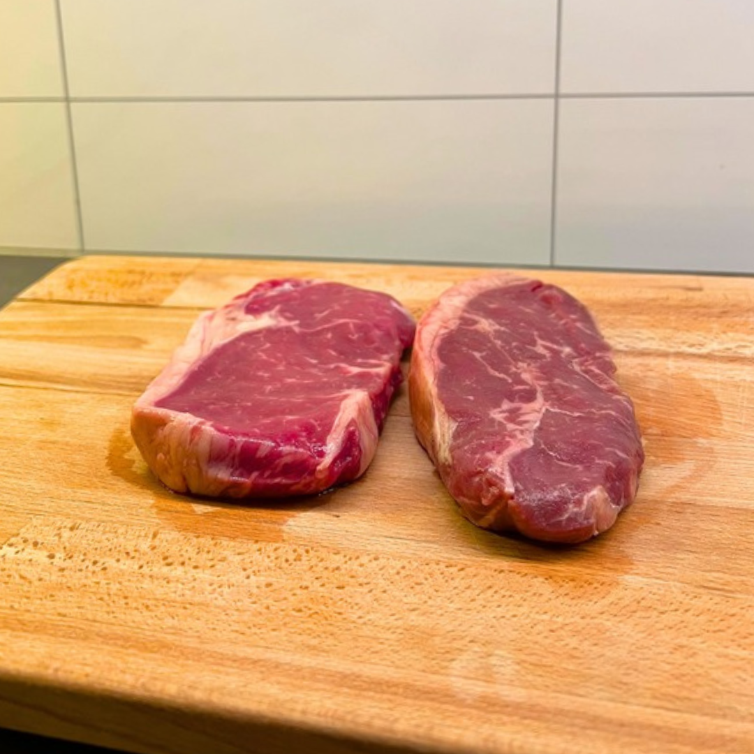 Ryggbiff från Uruguay – Mört och saftigt nötkött av hög kvalitet, perfekt för grillning eller stekning.