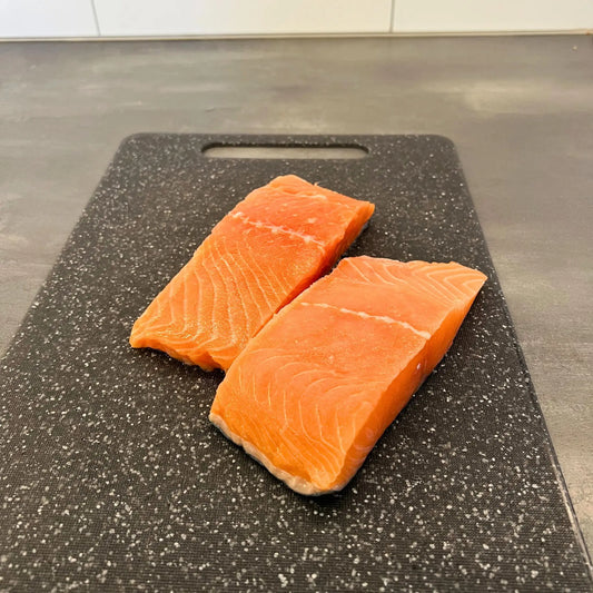 Färskfryst laxfilé av högsta kvalitet, ASC-märkt.